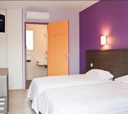Hotel Cantal 2*