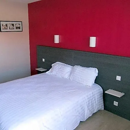 Hotel Cantal 2*