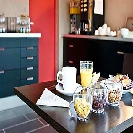 Hotel Cantal 2*